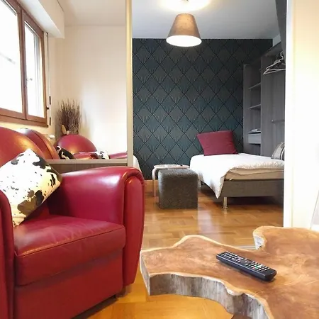 G1 Dans Avec Jardin, Proche Des Thermes アパート