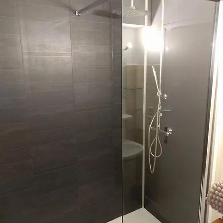 G1 Dans Avec Jardin, Proche Des Thermes Apartment *