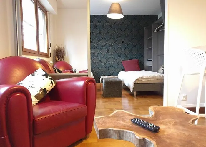 G1 Dans Avec Jardin, Proche Des Thermes アパート